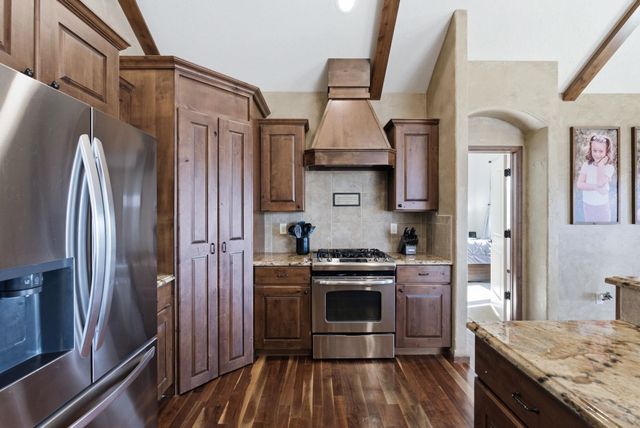 2510 N Chelmsford Ct, Wichita, KS 67228