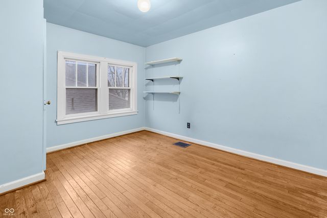 1132 Chestnut Street, Columbus, IN 47201