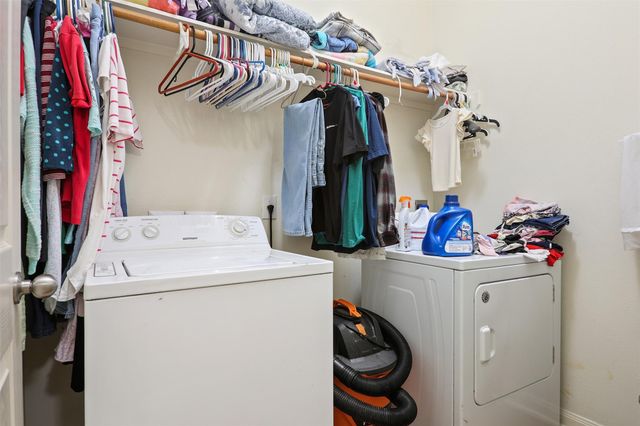 812 Indigo Springs Ln, La Marque, TX 77568