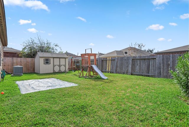 812 Indigo Springs Ln, La Marque, TX 77568
