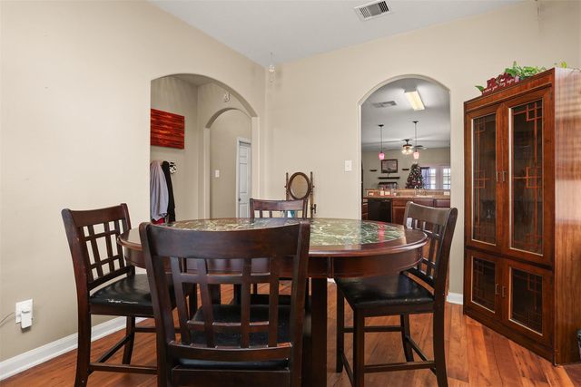 812 Indigo Springs Ln, La Marque, TX 77568