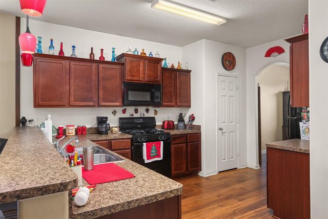 812 Indigo Springs Ln, La Marque, TX 77568