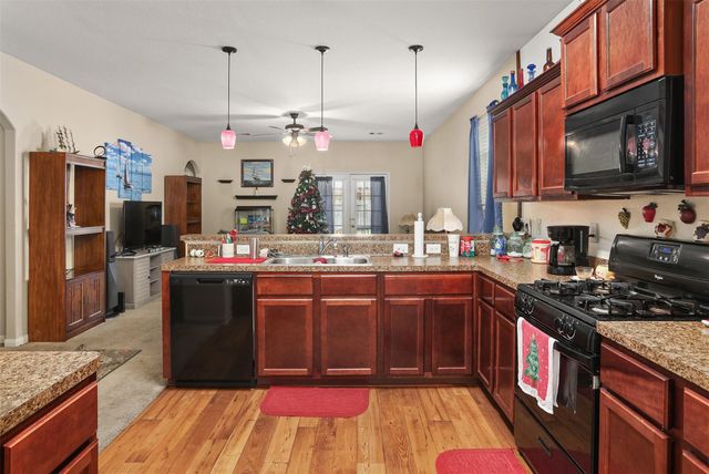 812 Indigo Springs Ln, La Marque, TX 77568