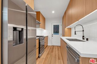 950 Havenhurst Drive 3, West Hollywood, CA 90046