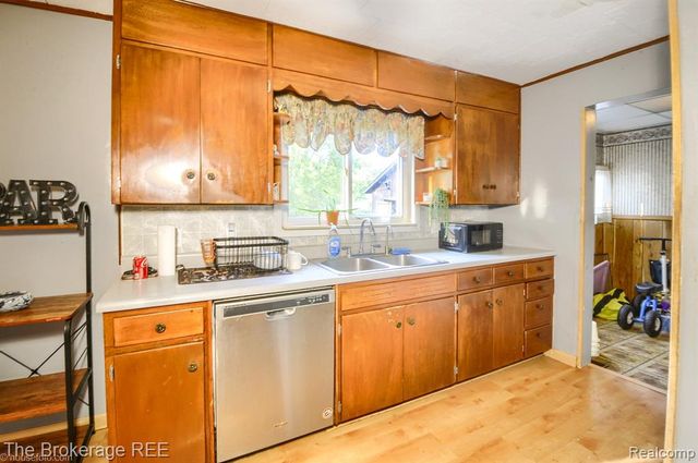 4455 Burgundy Drive, Flint, MI 48506