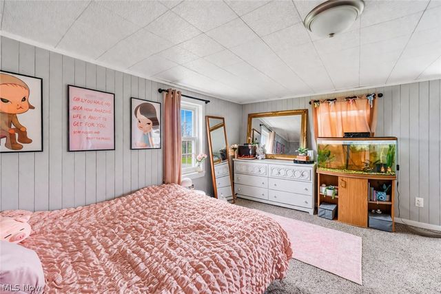9669 Tallmadge Road, Diamond, OH 44412