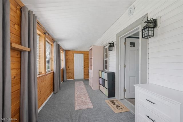 9669 Tallmadge Road, Diamond, OH 44412