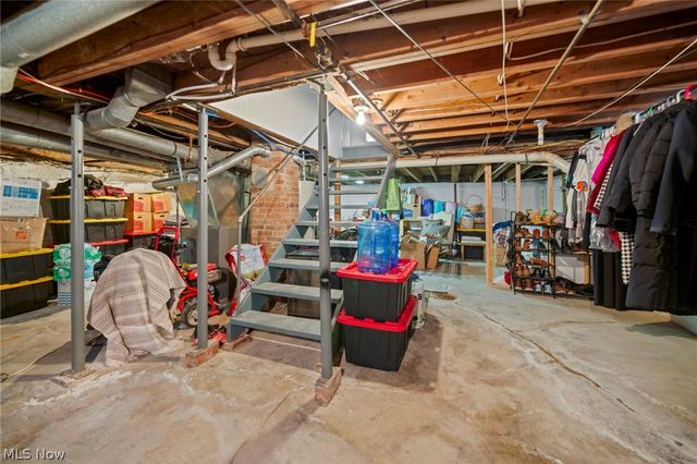 9669 Tallmadge Road, Diamond, OH 44412