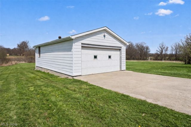 9669 Tallmadge Road, Diamond, OH 44412