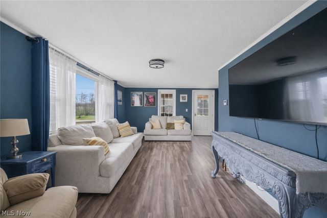 9669 Tallmadge Road, Diamond, OH 44412