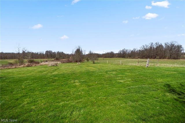 9669 Tallmadge Road, Diamond, OH 44412
