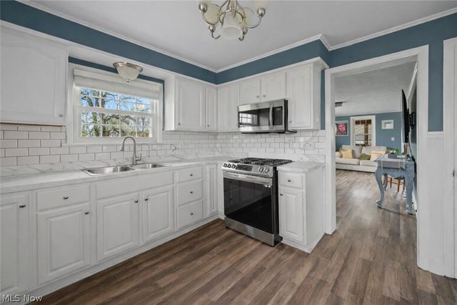 9669 Tallmadge Road, Diamond, OH 44412