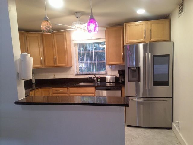 5383 SW 40th Avenue 103, Fort Lauderdale, FL 33314