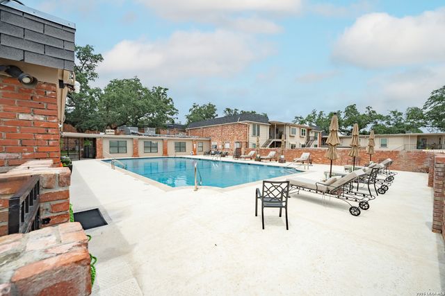 7500 Callaghan Rd Apt 196, San Antonio, TX 78229