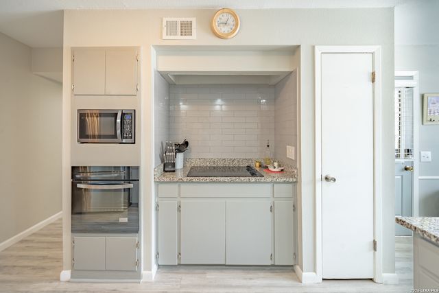 7500 Callaghan Rd Apt 196, San Antonio, TX 78229