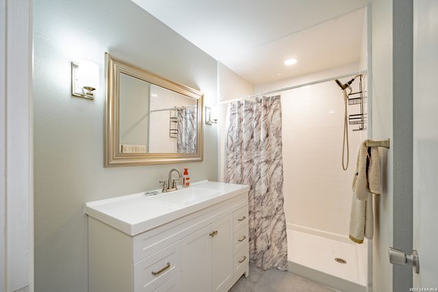 7500 Callaghan Rd Apt 196, San Antonio, TX 78229