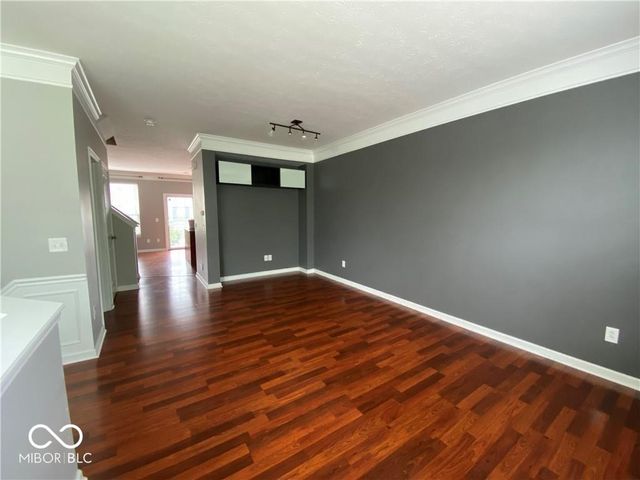 9429 Glencroft Way, Indianapolis, IN 46250