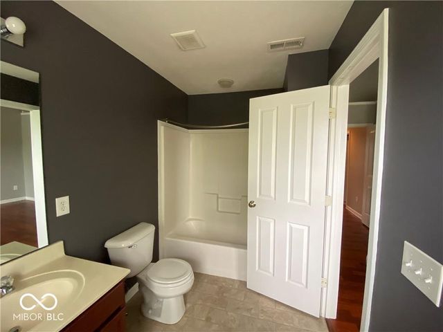 9429 Glencroft Way, Indianapolis, IN 46250