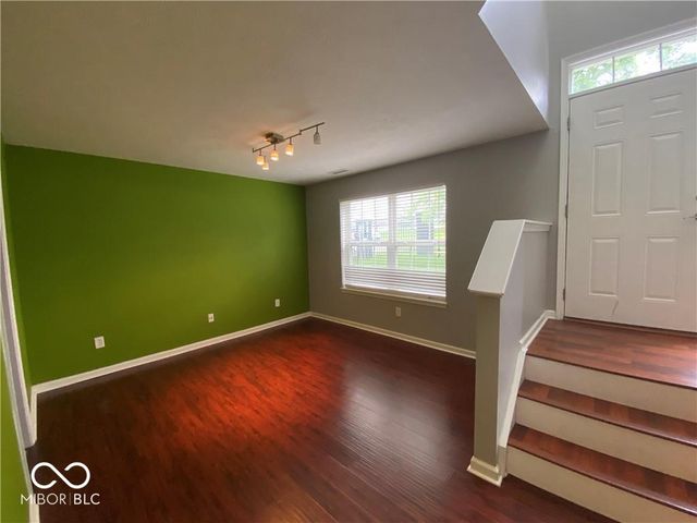 9429 Glencroft Way, Indianapolis, IN 46250