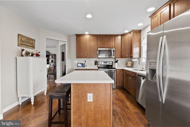 501 BLUE BELL SPRINGS DR, Blue Bell, PA 19422