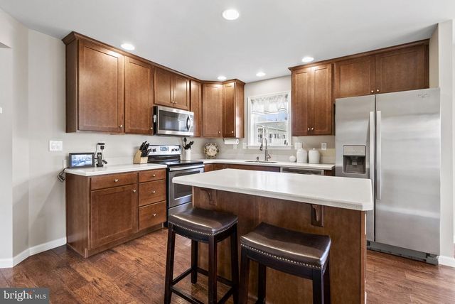 501 BLUE BELL SPRINGS DR, Blue Bell, PA 19422