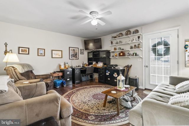 501 BLUE BELL SPRINGS DR, Blue Bell, PA 19422