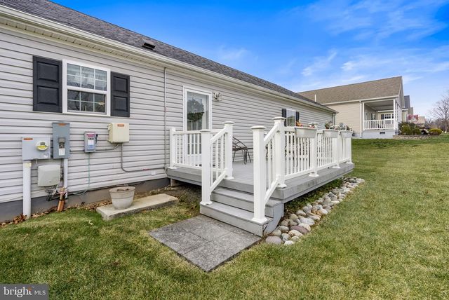 501 BLUE BELL SPRINGS DR, Blue Bell, PA 19422