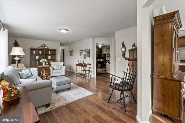 501 BLUE BELL SPRINGS DR, Blue Bell, PA 19422