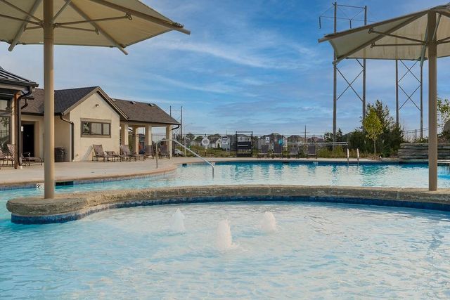 4741 W 157th Street, Overland Park, KS 66224