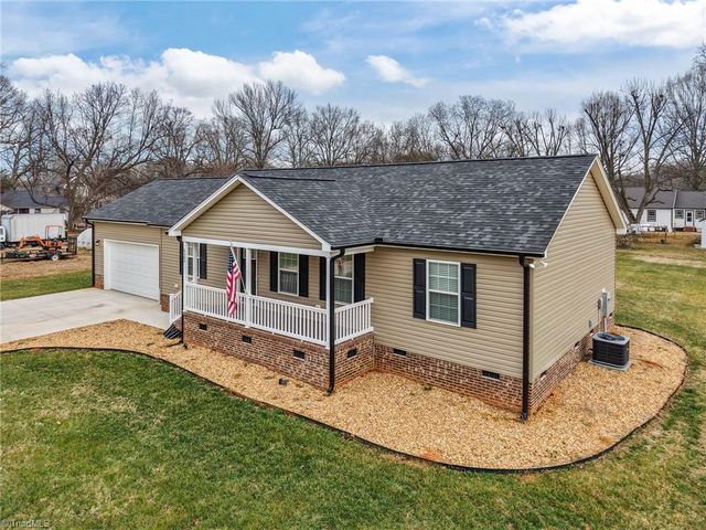 522 N Staley Street, Liberty, NC 27298