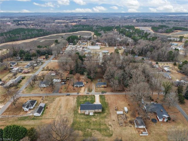 522 N Staley Street, Liberty, NC 27298