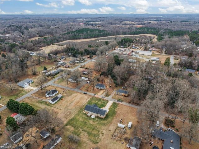 522 N Staley Street, Liberty, NC 27298