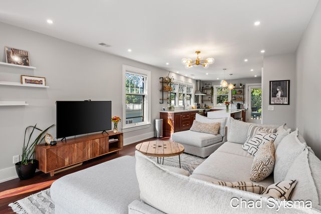 643 Madison Avenue SE, Grand Rapids, MI 49503