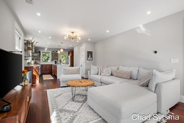 643 Madison Avenue SE, Grand Rapids, MI 49503