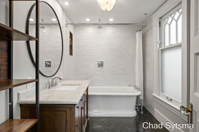 643 Madison Avenue SE, Grand Rapids, MI 49503