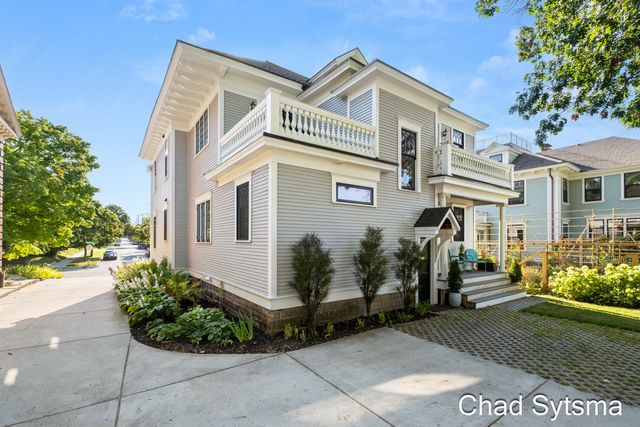 643 Madison Avenue SE, Grand Rapids, MI 49503