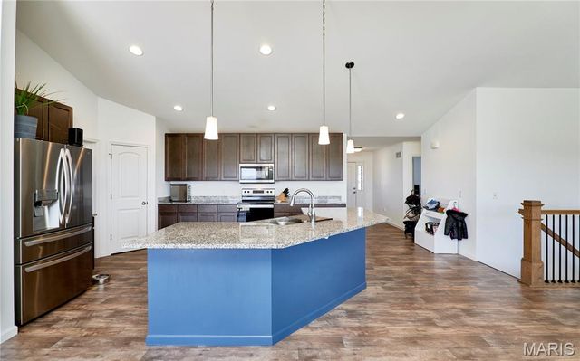 31 Whiteside Estates Drive, Silex, MO 63377