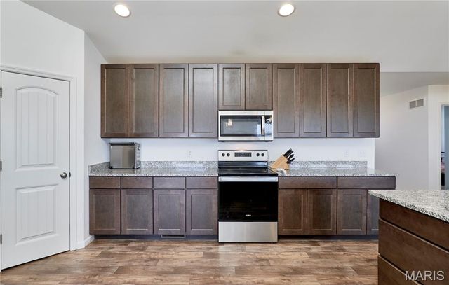 31 Whiteside Estates Drive, Silex, MO 63377