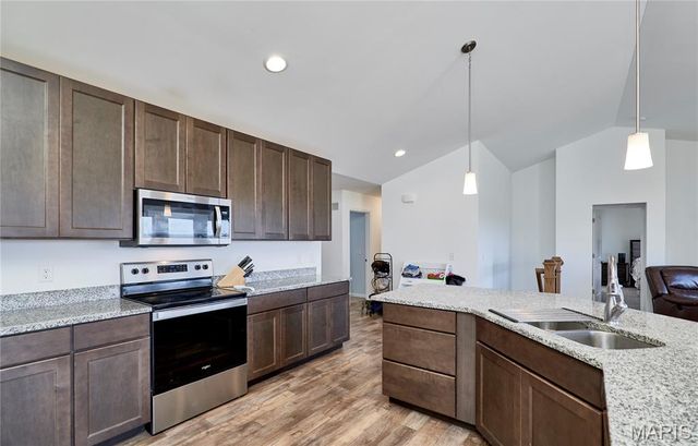 31 Whiteside Estates Drive, Silex, MO 63377