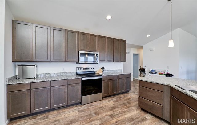 31 Whiteside Estates Drive, Silex, MO 63377