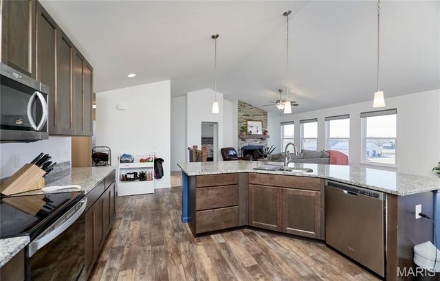 31 Whiteside Estates Drive, Silex, MO 63377