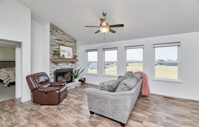 31 Whiteside Estates Drive, Silex, MO 63377