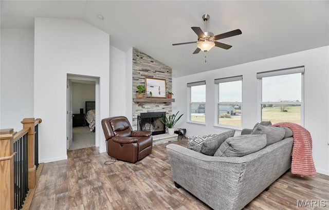 31 Whiteside Estates Drive, Silex, MO 63377