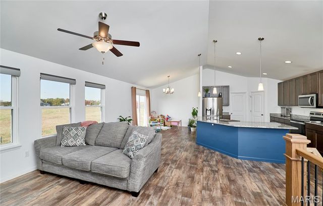 31 Whiteside Estates Drive, Silex, MO 63377