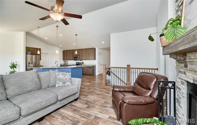 31 Whiteside Estates Drive, Silex, MO 63377