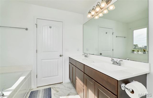 31 Whiteside Estates Drive, Silex, MO 63377