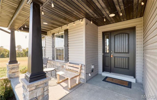 31 Whiteside Estates Drive, Silex, MO 63377