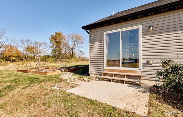 31 Whiteside Estates Drive, Silex, MO 63377