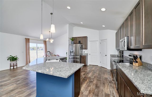 31 Whiteside Estates Drive, Silex, MO 63377