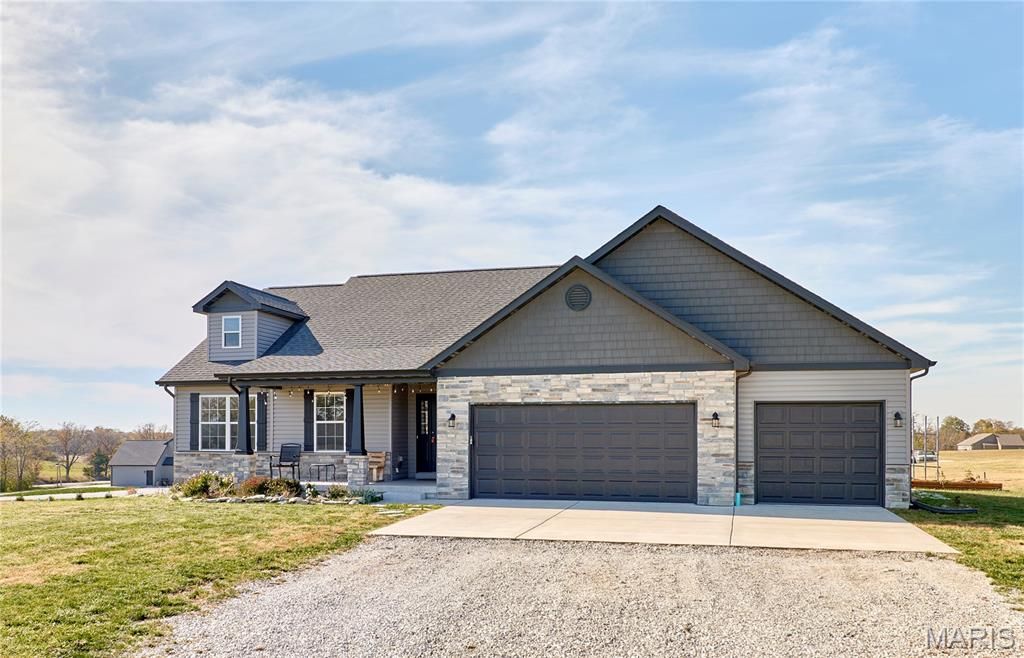 31 Whiteside Estates Drive, Silex, MO 63377